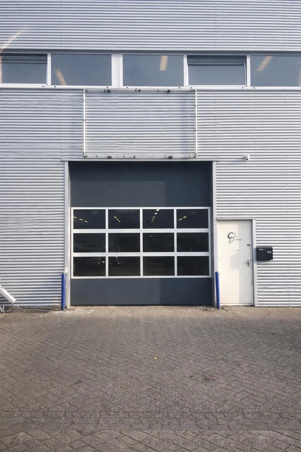 Overhead Deuren 03 — buitenproject gerealiseerd door JH Buiten Bouw Groep